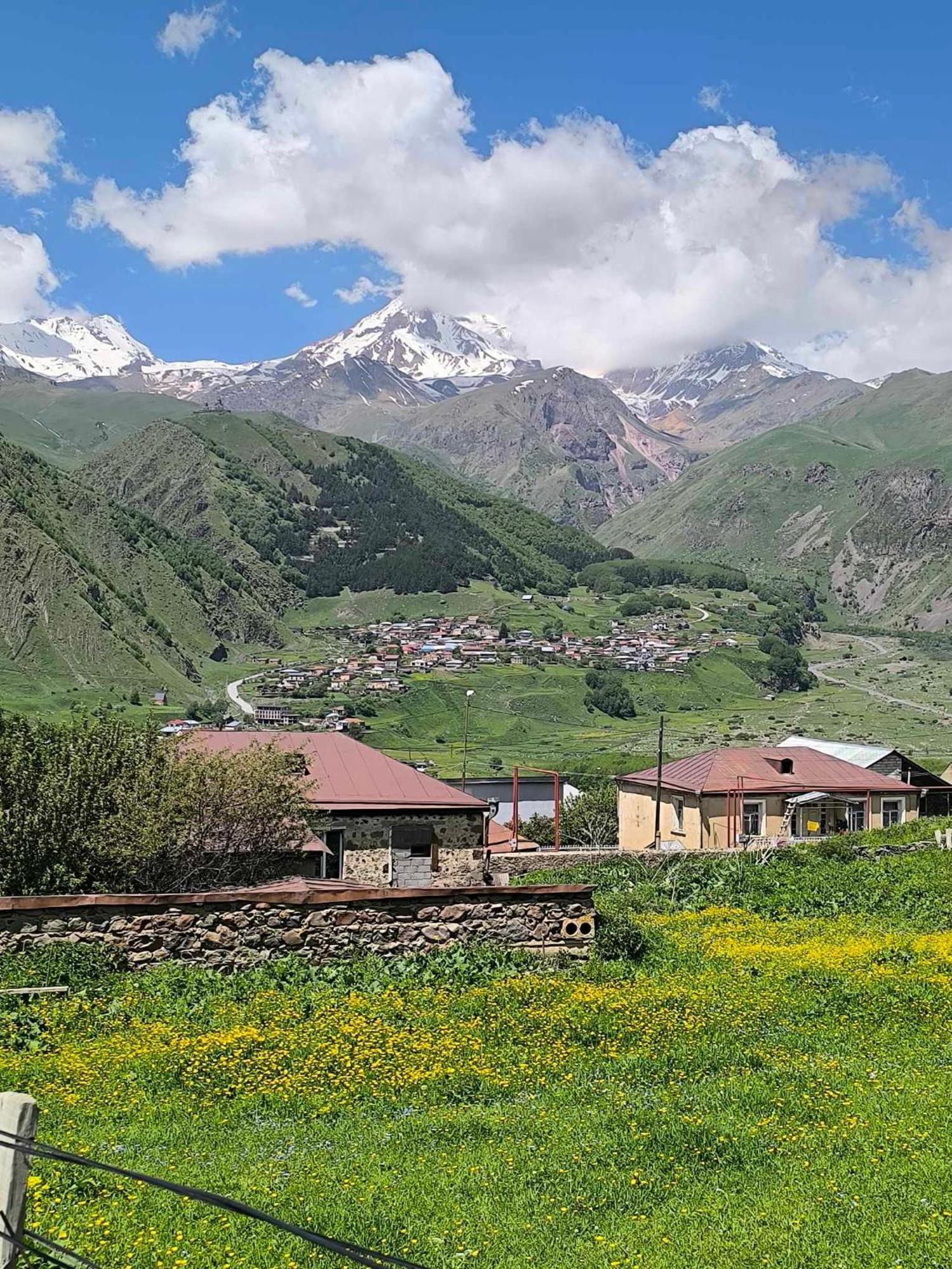 Guesthouse Relax In Kazbegi Extérieur photo